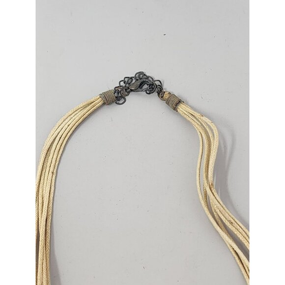 Lot of 3 Vintage Necklaces Gold Necklace/Black Lucite/Beaded‎ Necklaces - Picture 10 of 12